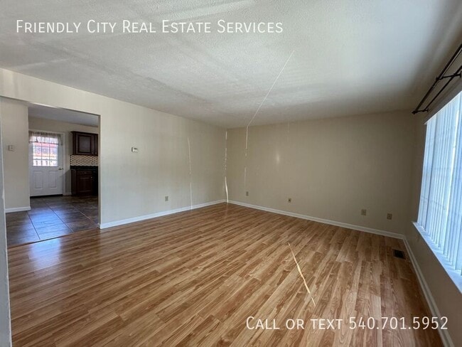 Building Photo - 2320 Breckenridge Ct