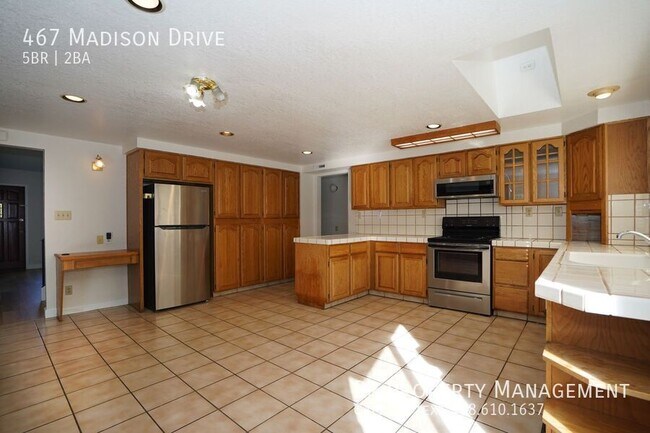 Building Photo - Spacious Home in Beautiful Blossom Valley ...