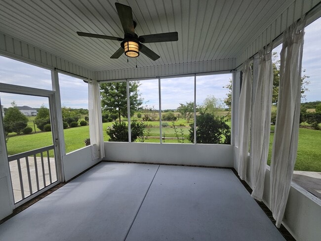 Building Photo - 105 Pinehurst Ln