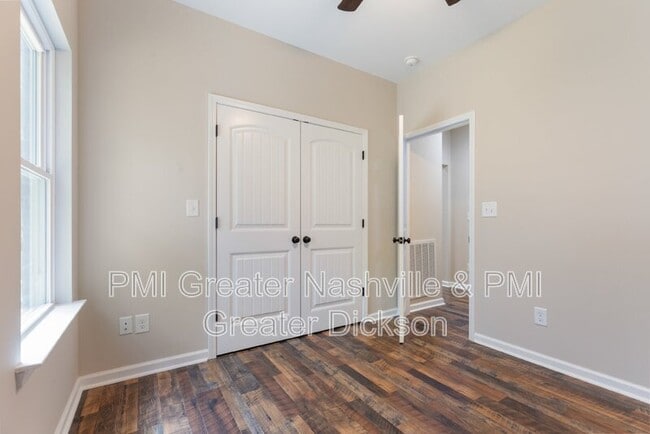 Building Photo - 218 Mike St