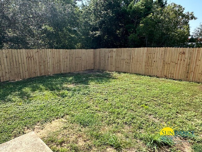 Building Photo - Stunning 3 Bedroom Home in Gulf Breeze