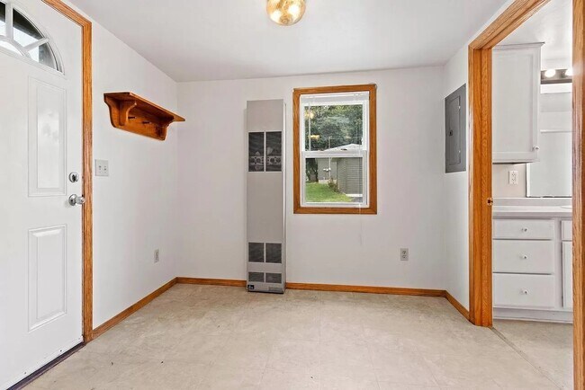 Building Photo - 1212 S Oakland Ave