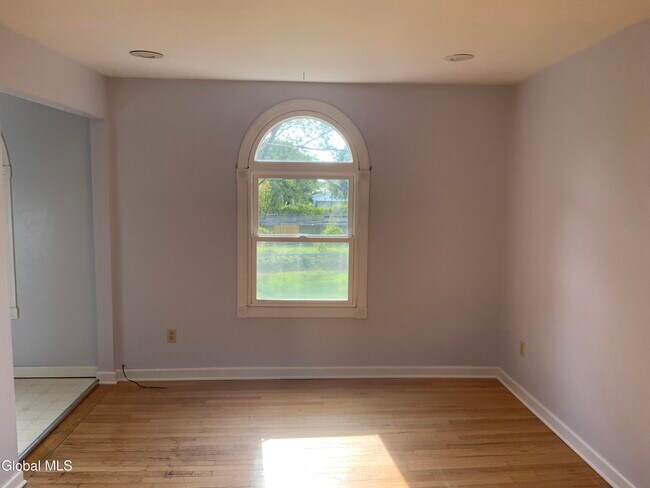 Building Photo - 160 Jackson St