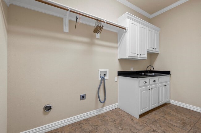Building Photo - 7030 Flagstone Cir