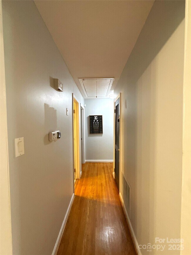 Building Photo - 1600 Paddock Cir