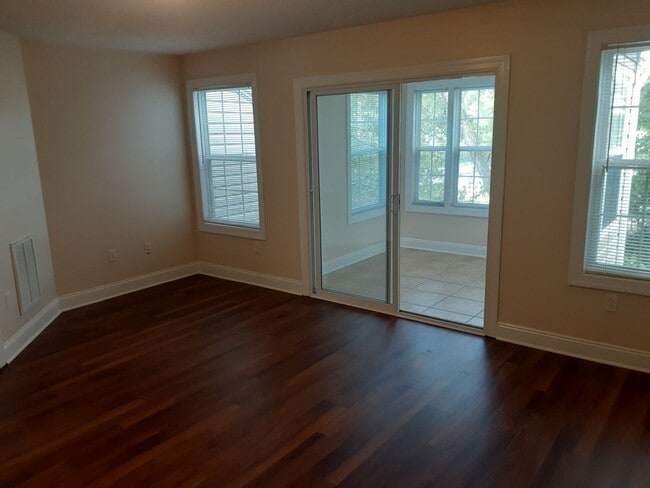 Building Photo - Available for the 2026-2027 lease term.