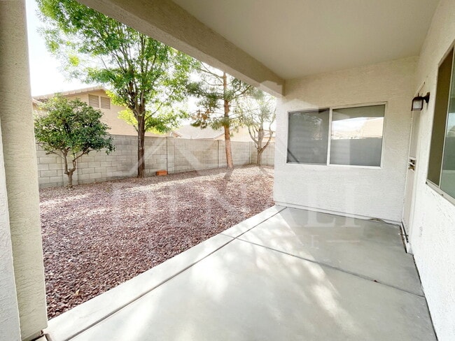 Building Photo - 8355 W Mary Ann Dr