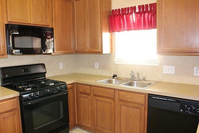 Building Photo - 8331 Loetsch Ridge Way