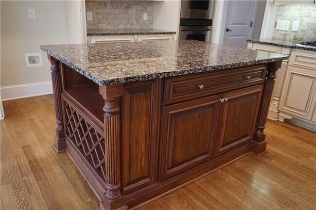 Building Photo - 2597 Stone Manor Dr NE
