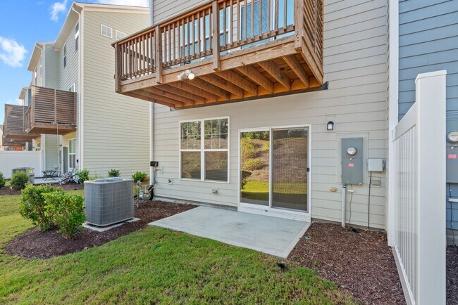 Building Photo - 1136 Commack Dr