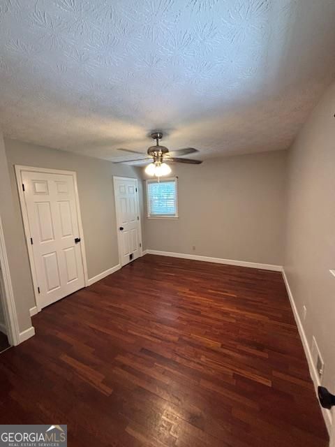 Building Photo - 1015 Castlewood Dr