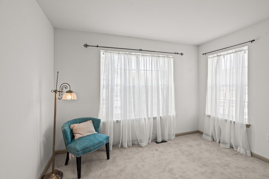 Building Photo - 14 Indiana Cir