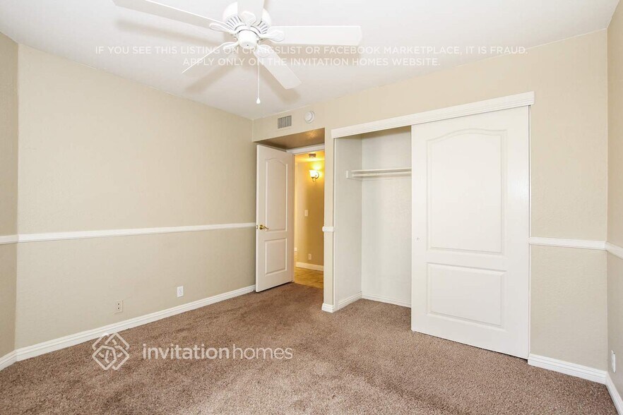 Building Photo - 4917 W Crocus Dr