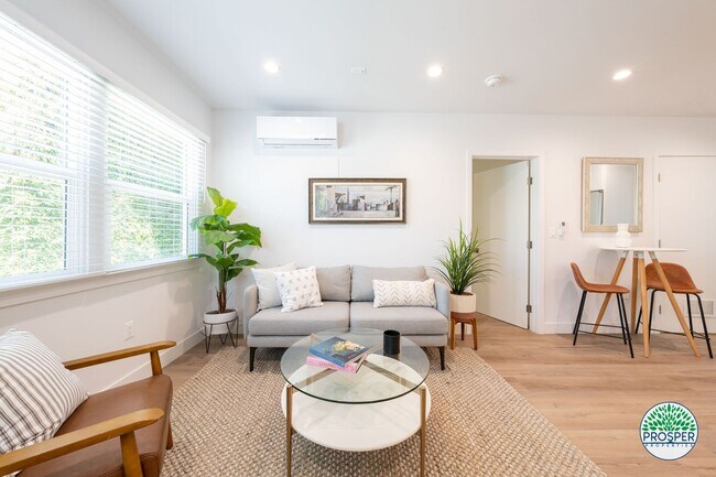 Interior Photo - 2236-2240 Penmar Avenue