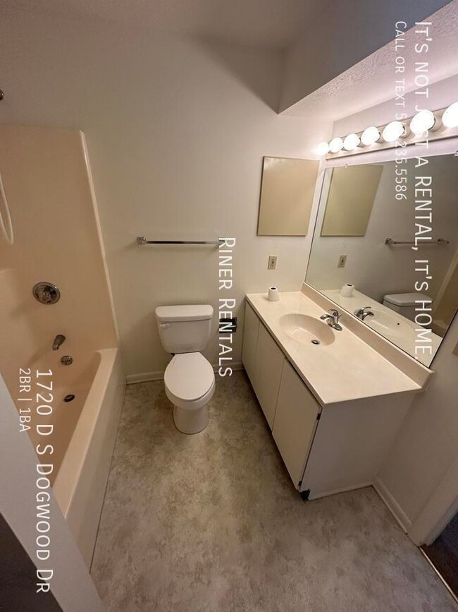 Building Photo - 1720 S Dogwood Dr