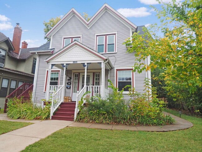 Primary Photo - 3 Bedroom in the Heart of Uptown (Pets welcome)