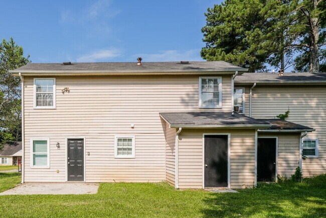 Building Photo - 2627 Country Trace SE