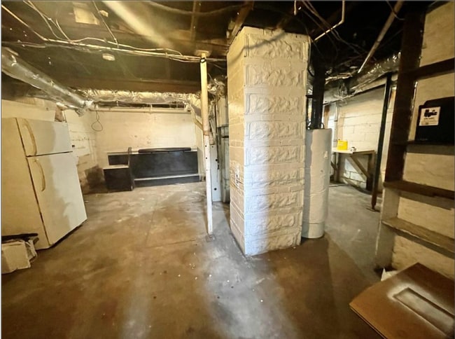 Building Photo - 4 bed 2 bath near UWEC available June 1st!...