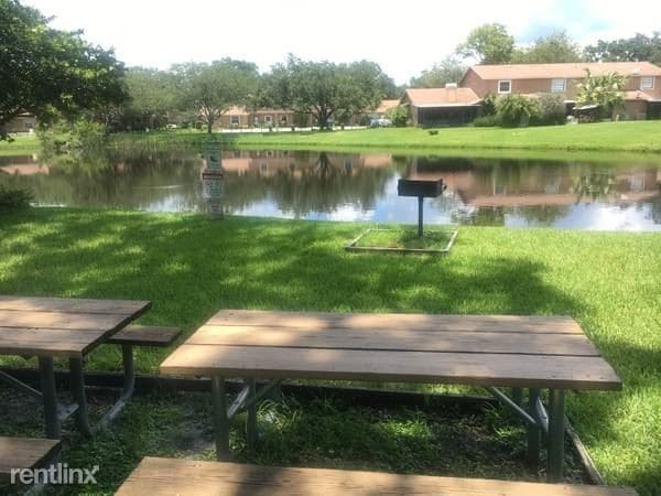 Building Photo - 2 br, 2 bath Condo - 10101 Lake Oak Cir