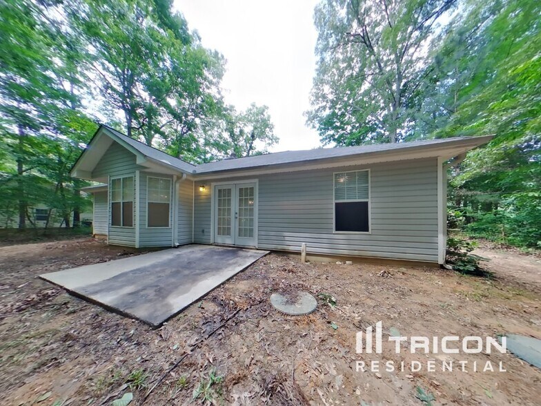 Building Photo - 215 Winterville Dr