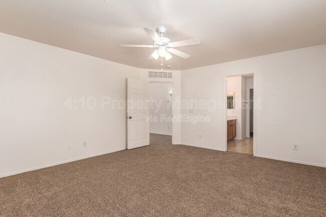 Building Photo - 2320 W Allens Peak Dr