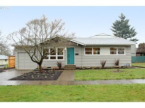 Building Photo - Charming Saint John's home with Washer/Dryer, Fenced Yard, Garage