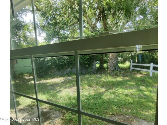 Building Photo - 700 Lund Cir