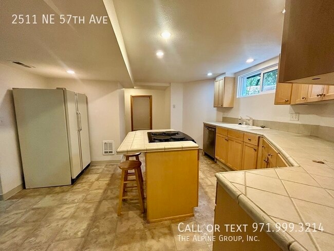 Building Photo - 2511 NE 57th Ave