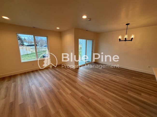 Building Photo - 2384 Caliber Pl