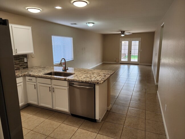 Building Photo - 11631 W Brown St