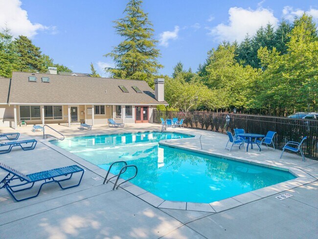 Building Photo - 19230 Forest Park Dr NE