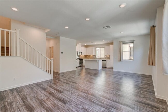 Building Photo - 367 Mission Villas Rd