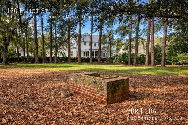 Building Photo - 120 Elliot St-