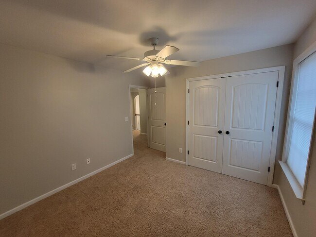Building Photo - 627 Burgamy Pass