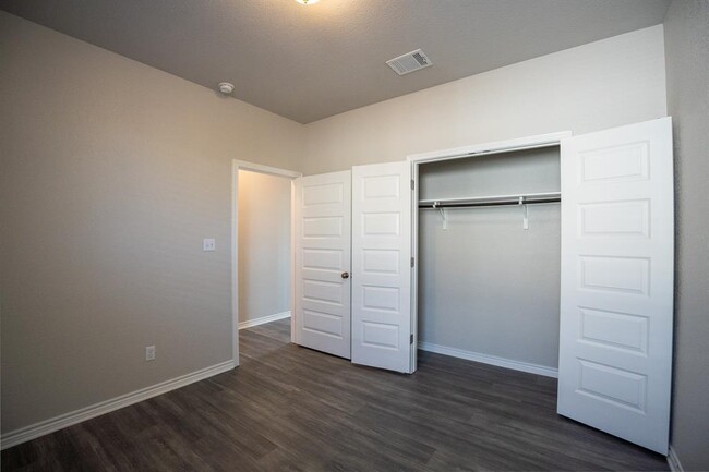 Building Photo - 252 Syrah Ct
