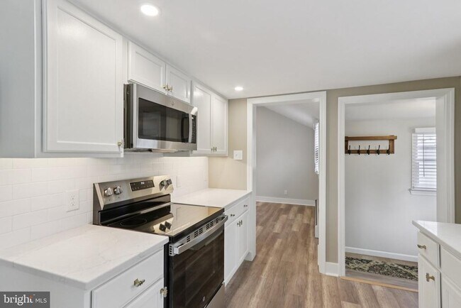 Building Photo - 2774 Woodland Ave