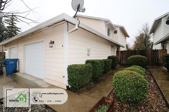 Building Photo - 1729 Laurel Ave