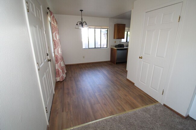 Building Photo - Nice 2bd/1ba house on the westside - Petaluma