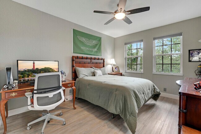 Building Photo - 127 Via Castilla