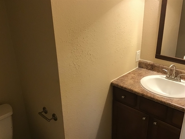 Building Photo - 7352 Woodside Dr