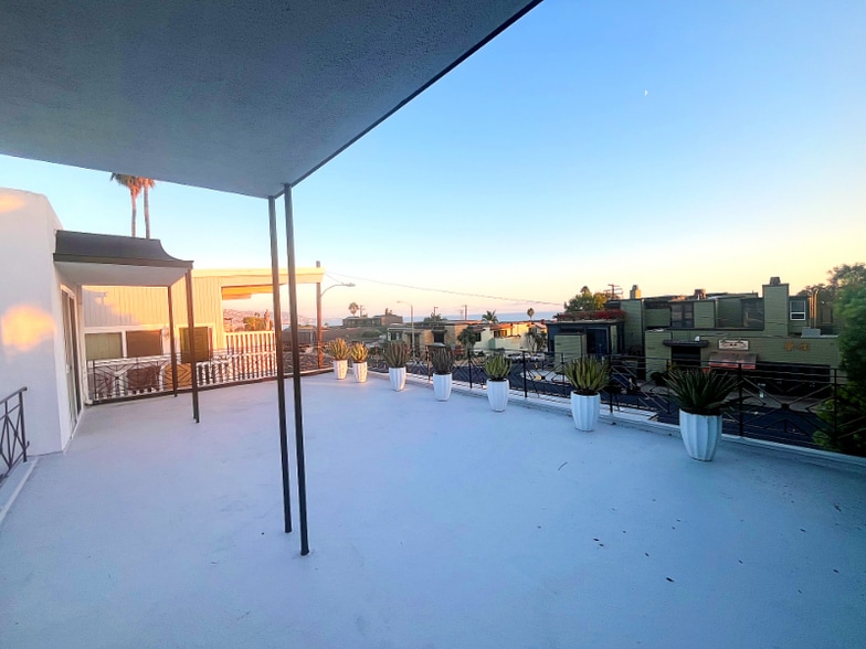 Building Photo - 1220 N Coast Hwy