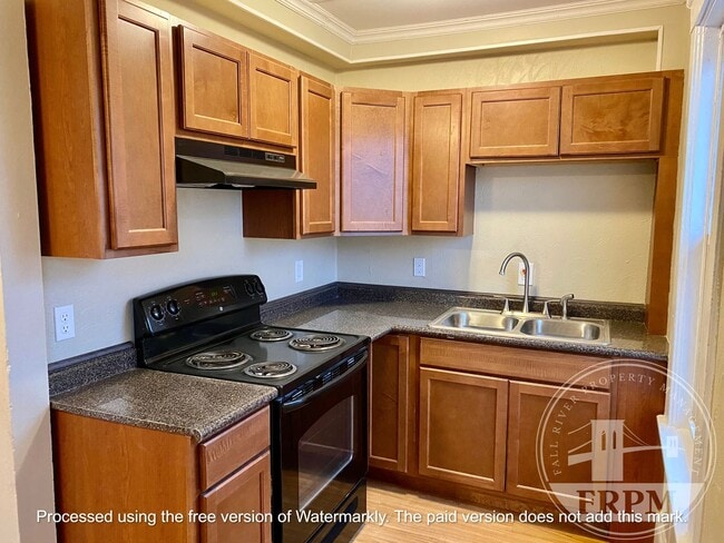 Primary Photo - 38 Holman St