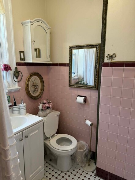 Building Photo - 254 Terrace Ave