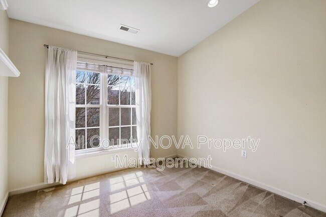 Building Photo - 1609 Poplar Run Dr