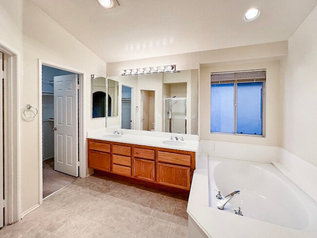 Building Photo - 593 Via Armado