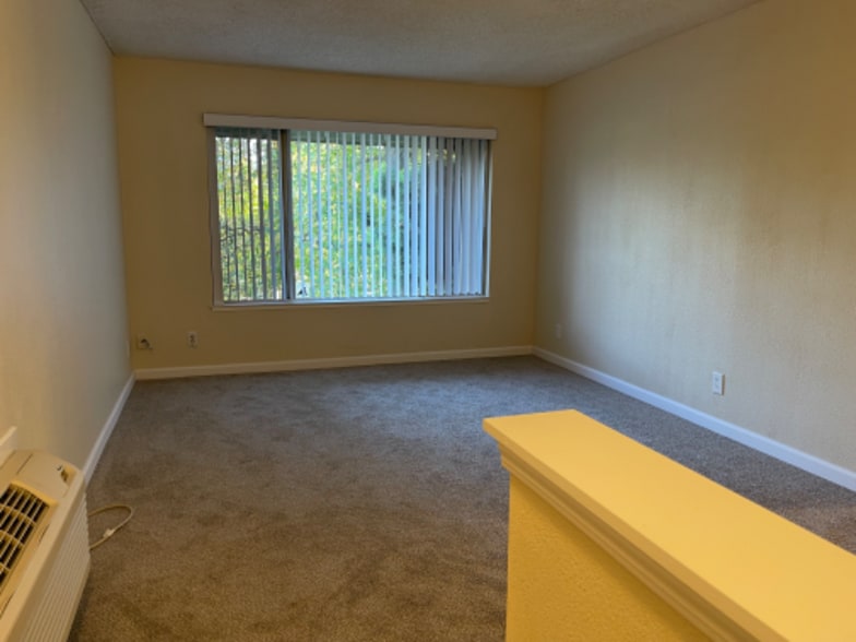 Building Photo - 1241 Morse Ave