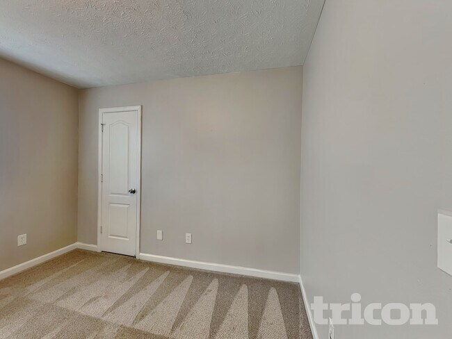 Building Photo - 266 Summer Hill Cir