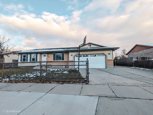 main - 6541 S Begonia Dr