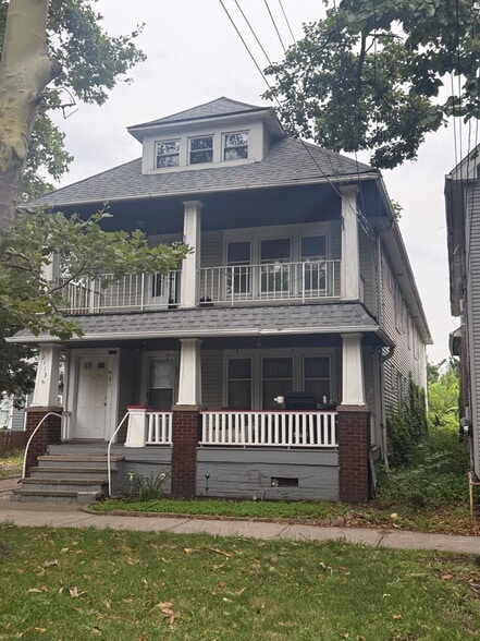 Building Photo - 2113 W 11th St
