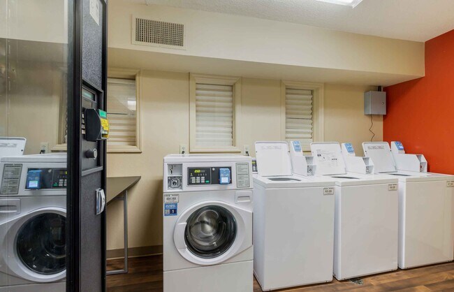 Building Photo - Furnished Studio-Greenville - Haywood Mall